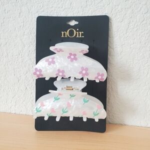 Noir Set of 2 Cottagecore Y2K Scandi Floral Pearlized Hair Claws Hair Clips NWT